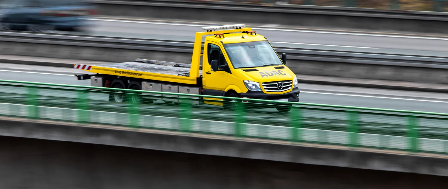 Ile pali auto z laweta?