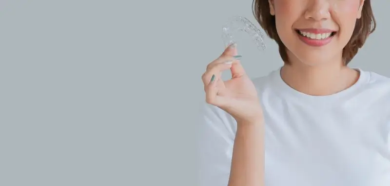 Jak długo trwa leczenie nakładkami Invisalign?